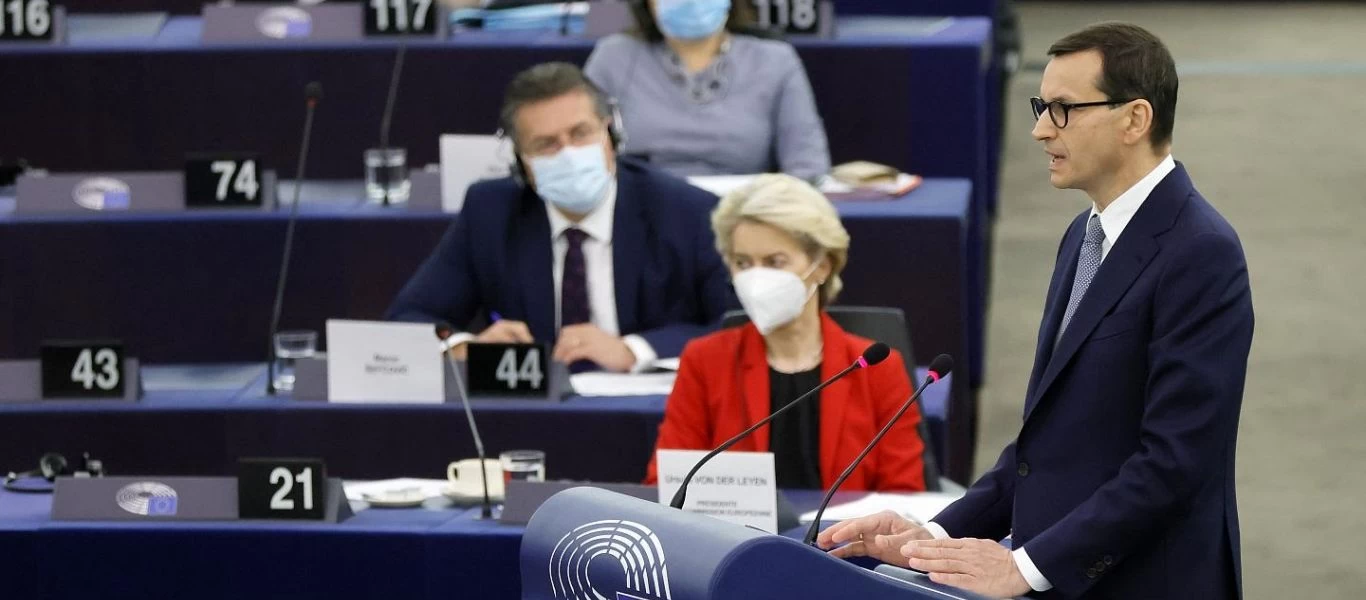 Για «Γ' Παγκόσμιο Πόλεμο» μιλά ο πρωθυπουργός της Πολωνίας: «Θα απαντήσουμε με τα όπλα μας» - Χάος στην ΕΕ